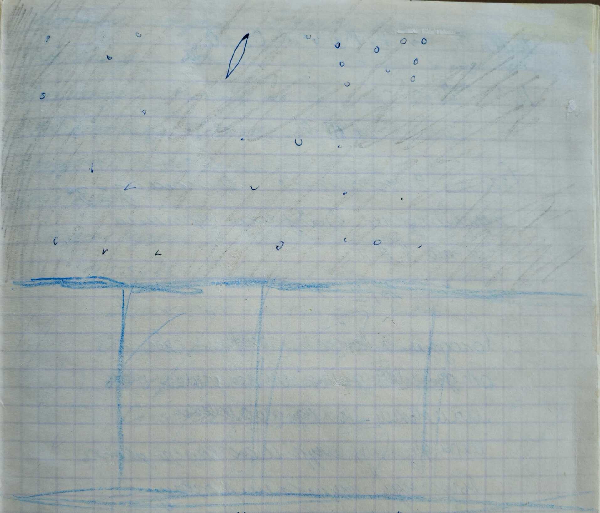 На листе в клетку синим карандашом нарисована горизонтальная линия с вертикальными опорами, напоминающая мост или забор, над ней — разбросанные точки и овал.
