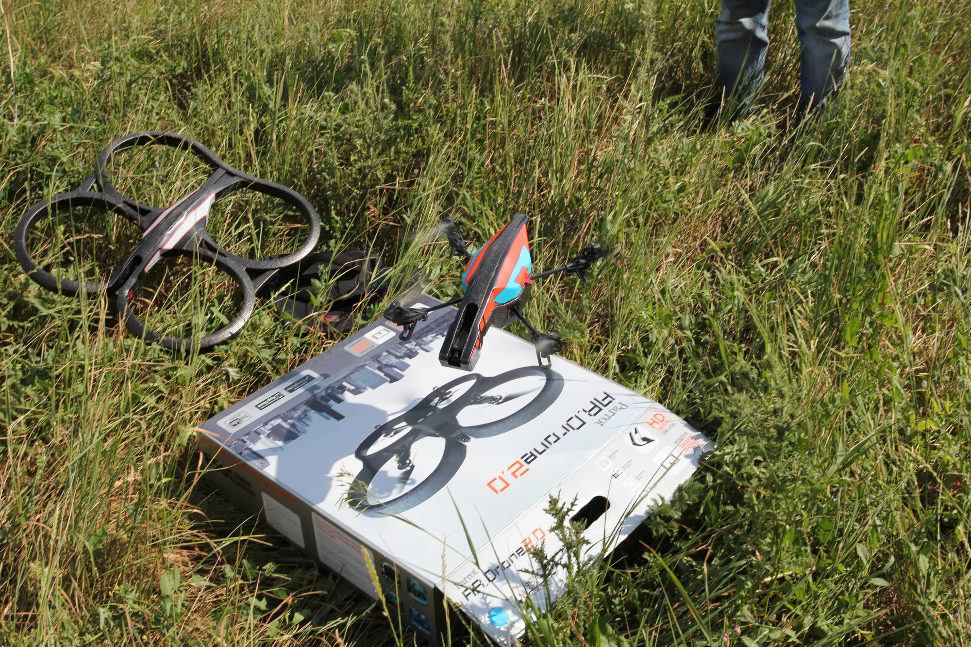 AR.Drone 2.0 фирмы Parrot (399.68КиБ)